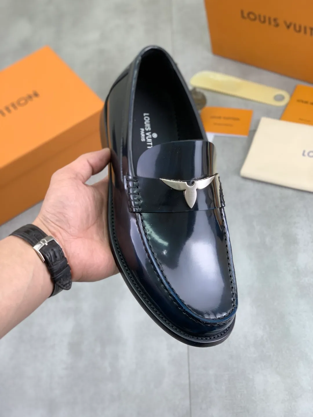 Men's men's shoes 💰P542 New style 💶[LOUIS VUITTON] Water-dyed Niuli Original order New style 🍀LV Louis Vuitton *——Top version of LV classic leather shoes! Made of imported original calfskin, original leather side strips and wear-resistant high-end rubber outsole! High quality products! Color: 3️⃣optional Size: 38-44 (45 customized)